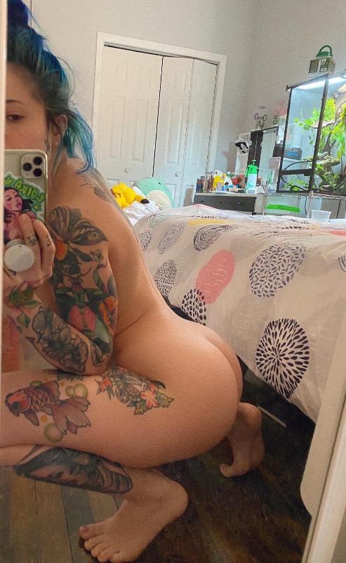 Available for hook up 🍑🍆🍑🍆