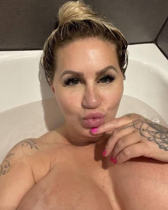 Available for hookup and massage Incall or outcall