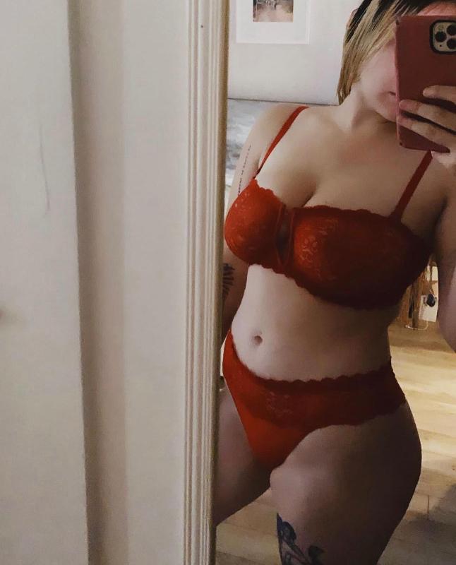 MASSAGE & HAPPY ENDINGS