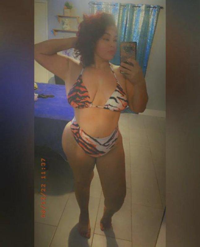 i’m available to satisfy your needs 👅👅👅