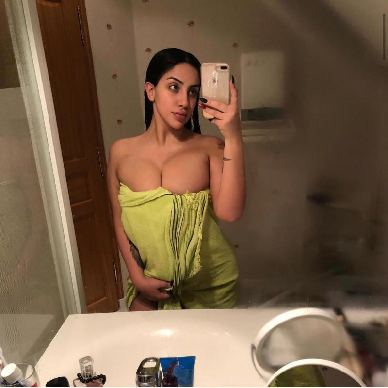 Hi I’m Rena Really sweet and polite I’m down to anything- hook up