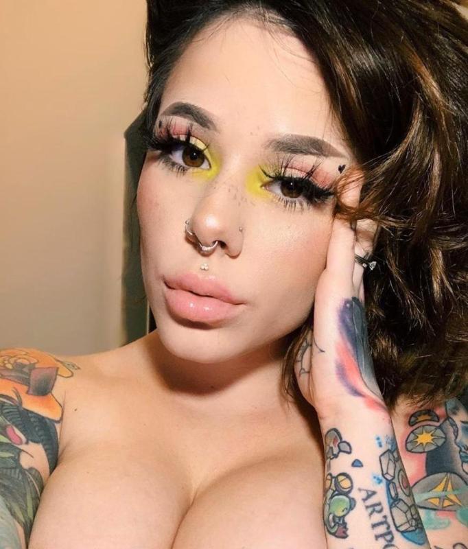 Escort available to hookup tonight 🍆🍑💦