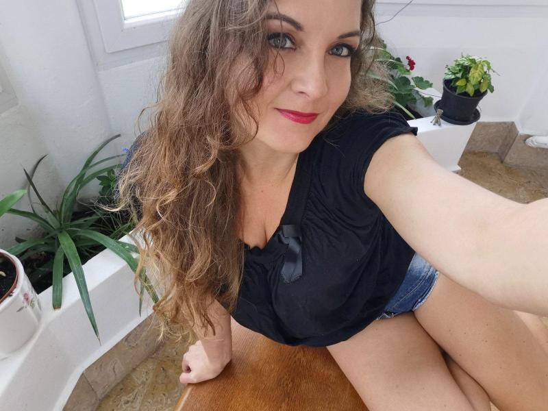 I’m down for hookup hit me up right now🍆🍑💦