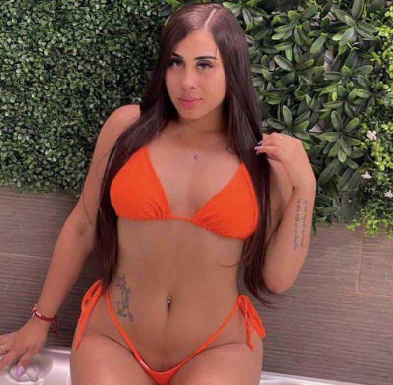 I’m available for hook up and sensual body massage