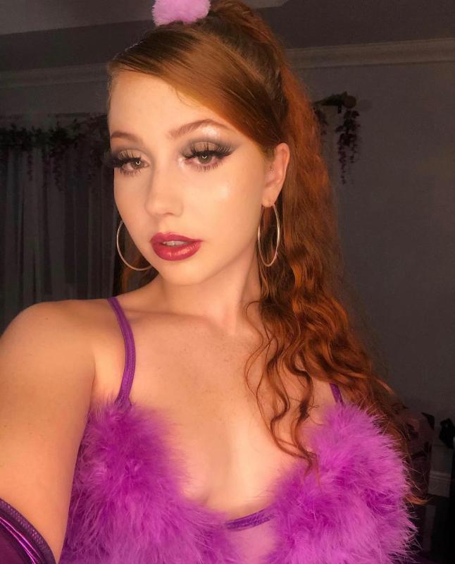 Would you like to enjoy my wet Pussy💦🤗