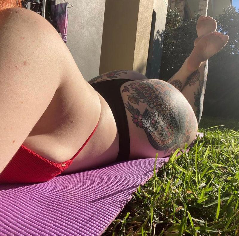 I’m available for hookup I’m independent And a professional hooker