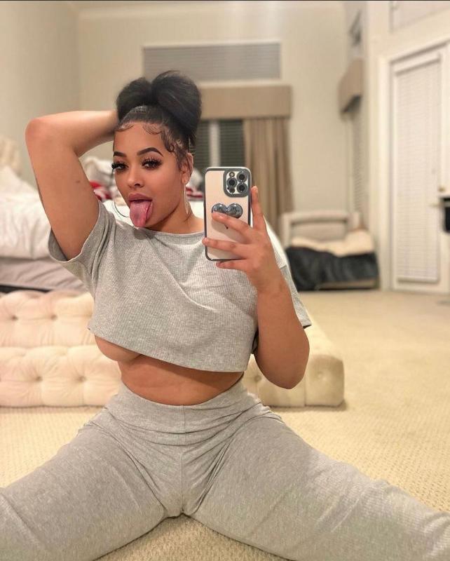 AVAILABLE FOR FUN 🍆💦👅