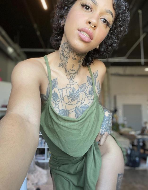 I’m Available For Fun 24/7 👅💦🍑🍆🌹