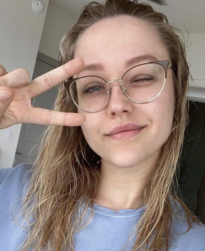 HMU if you’re down for fun ... Ask for my rates