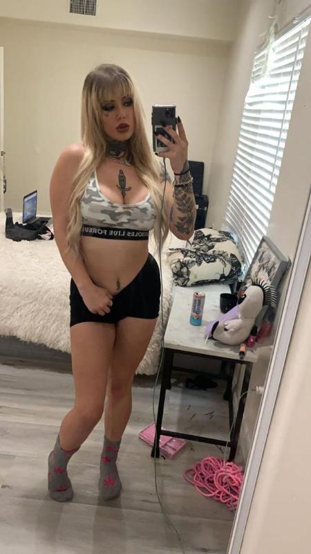 HMU Hot&sexy girl in your area 👅🍑🥰🍆