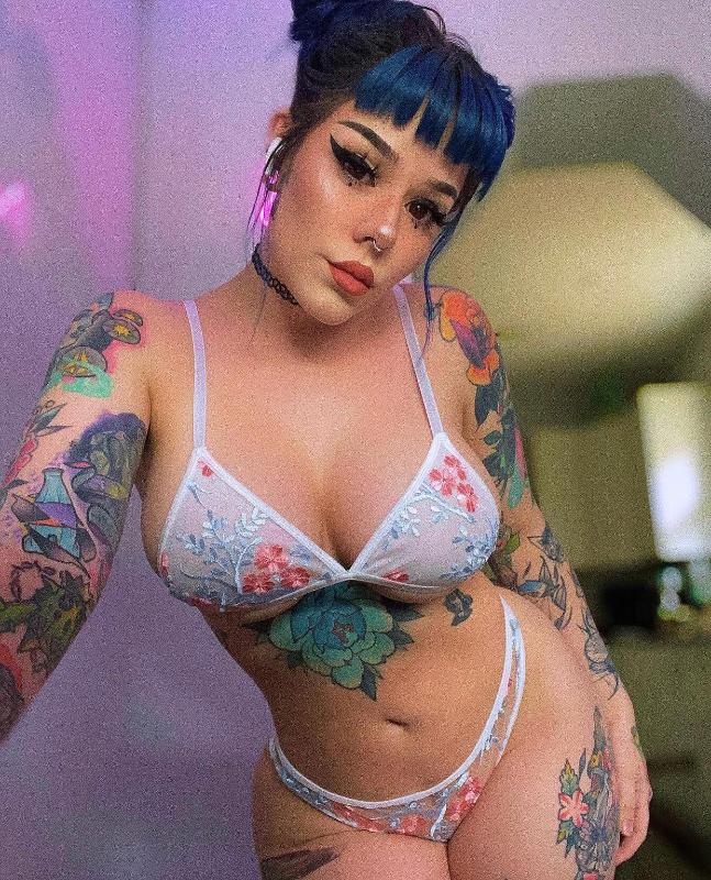 HOOK UP 🍆🍆💧💧🍑🍑🍑