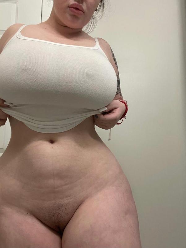 I’M A HORNY🥺🍑🍆🥺❤️GIRL WHO NEEDS HARD DICK RN TEXT: (920) 350-9798