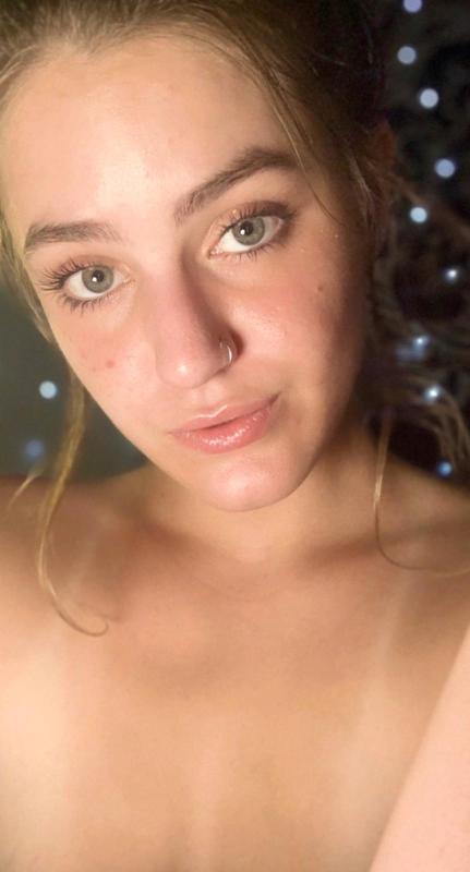 HMU IFYOU DOWN FOR FUN AND MEETUP Text ME ON haileyjone001 Number:((570) 243-911