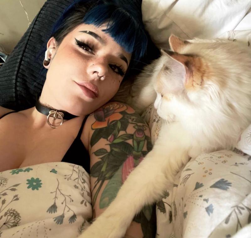 I’m naughty Melissa ready to hookup