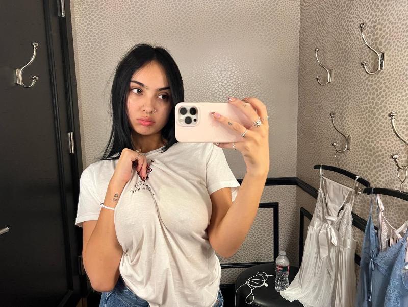 hello i’m new in town looking to have an amazing experience i can fulfill