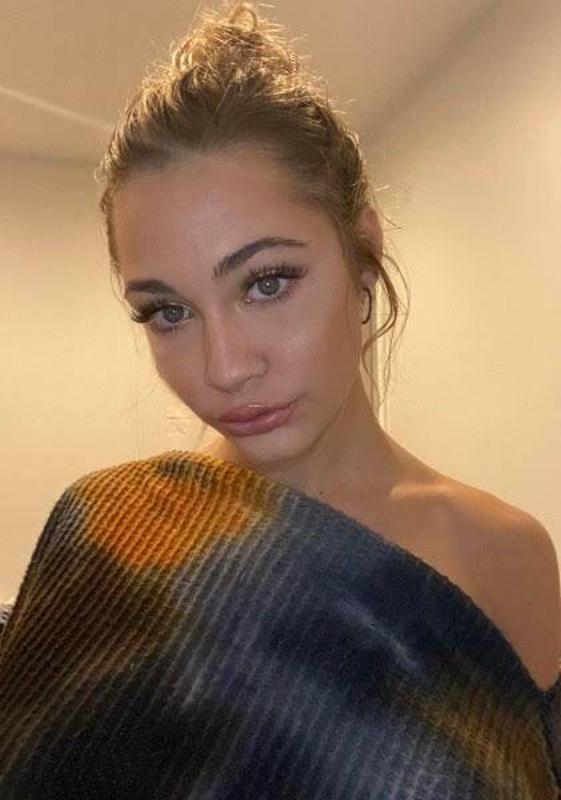 I’m Helena , Available for hookup.Spice 🌶