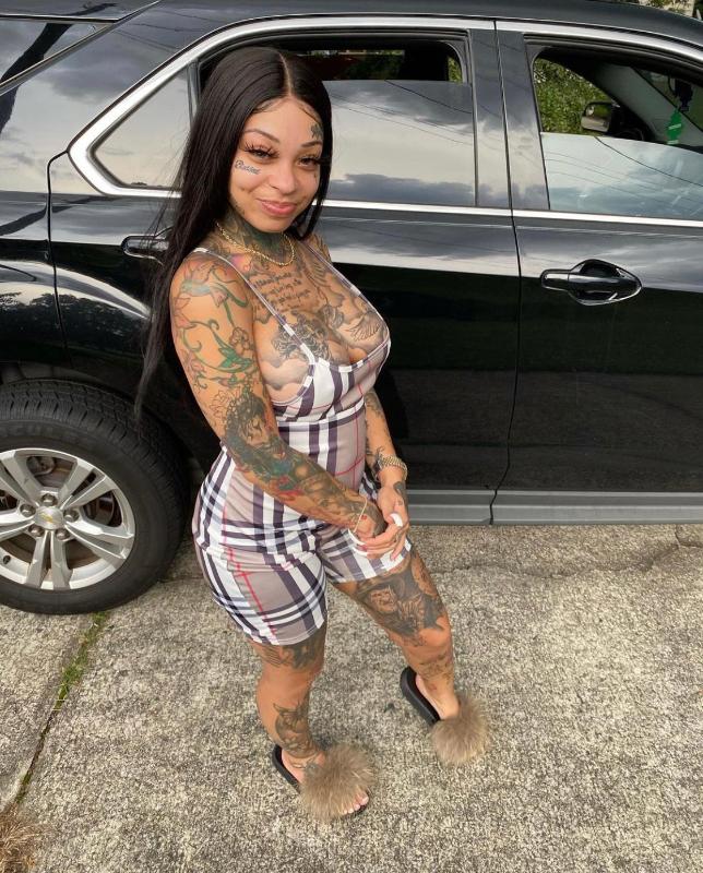 Escort available for hook “Mature Minds” HMU