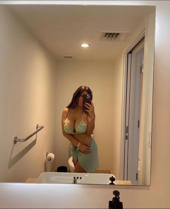 LOOKING??4??D??SWEETEST??MILKY??JUICY??WET??**??SEND A DM