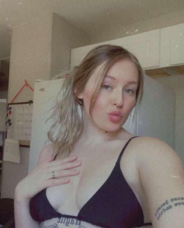 HMU for fun & naughty stuffs HMU (408) 669-5875 📱 or snap C_flip21