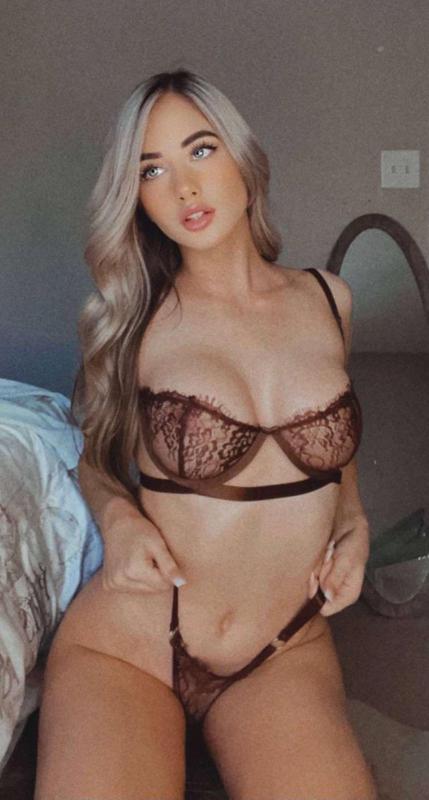 I’M DOWN FOR HOOKUP 🍆💦