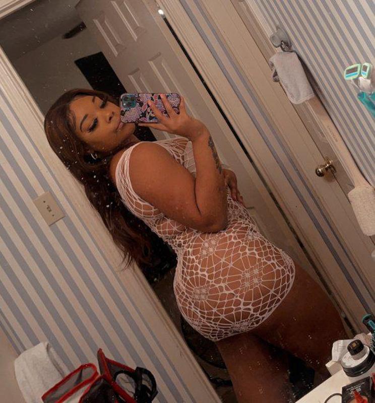 A Lil Bit of Syn for the Men 💦🍑